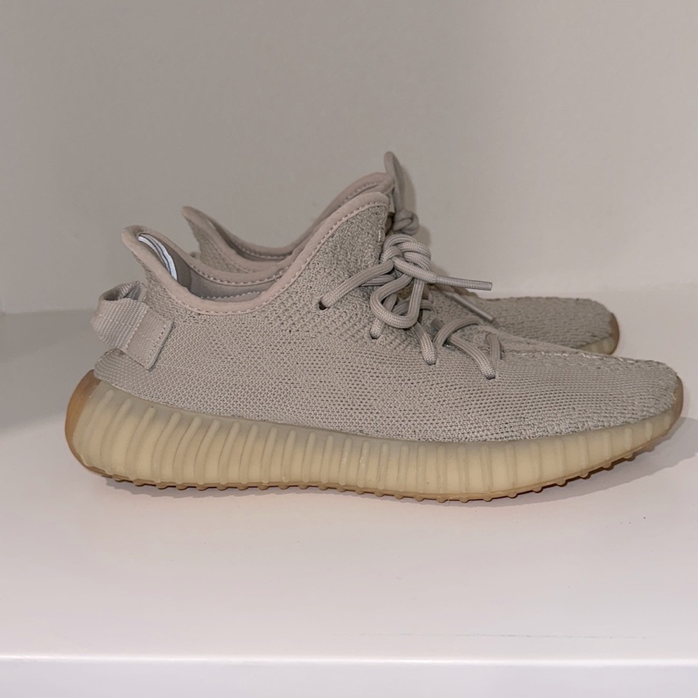 Adidas Yeezy 350 V2, color Sesame, great condition!